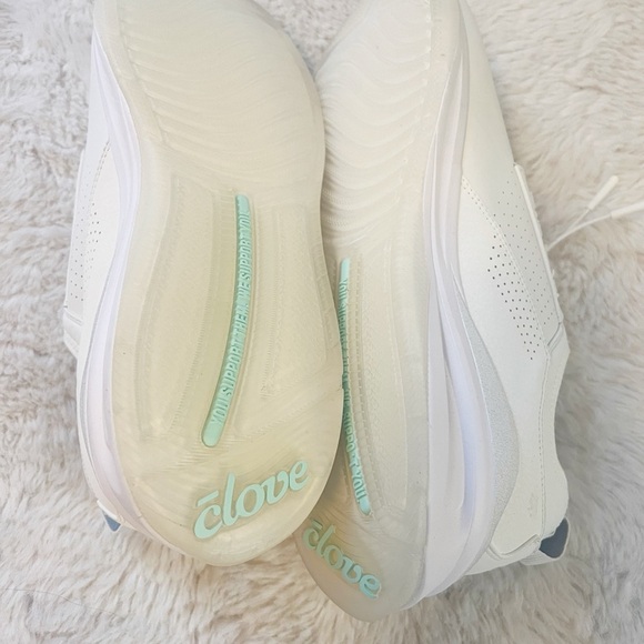 Clovers Sz 12 NWOB - Picture 6 of 6